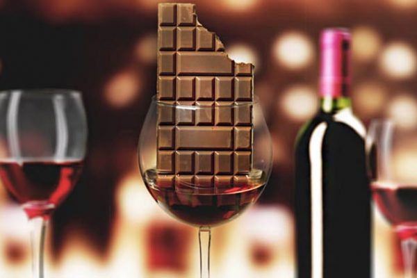 Vinho e chocolate ajudam a combater o envelhecimento, afirma estudo