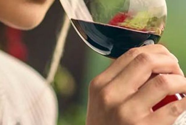 Uma taça de vinho ajuda na digestão!