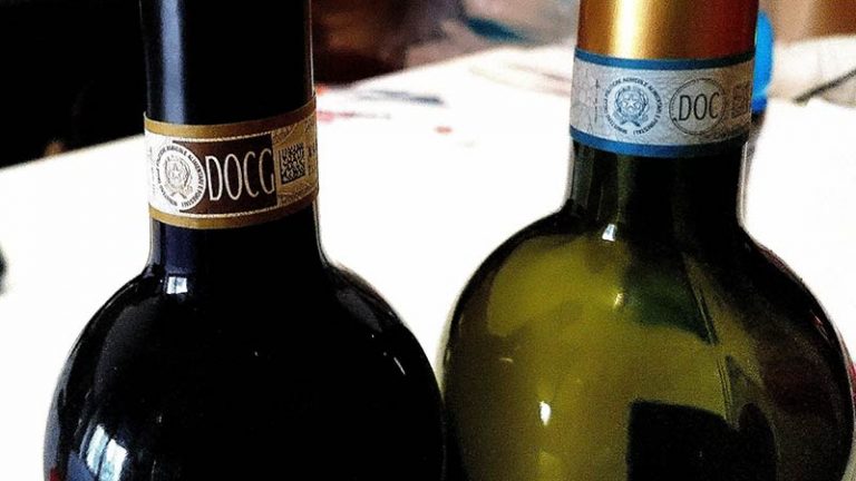 DOCG, DOC, AOC, IGT… O que são essas siglas nos vinhos?