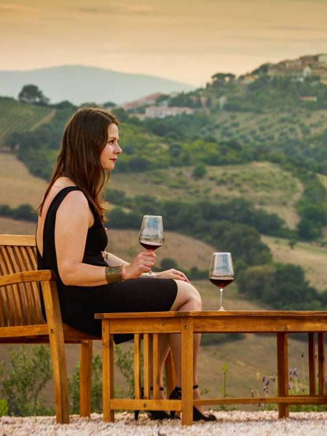 MULHERES PREFEREM VINHO TINTO