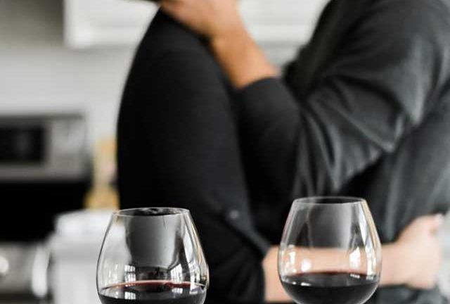 VINHO TE TORNA MAIS ATRAENTE, DIZ ESTUDO