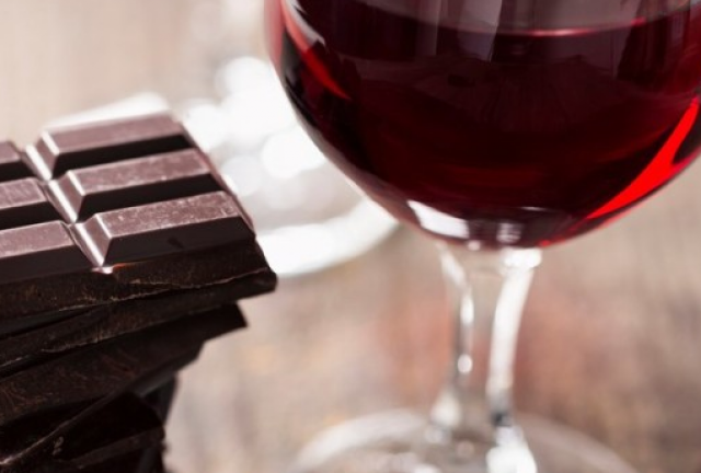 COMO HARMONIZAR VINHO E CHOCOLATE
