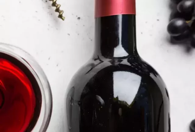 POR QUE A GARRAFA DE VINHO TEM 750 ML?
