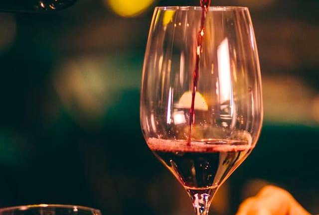 Como combinar vinho e comida