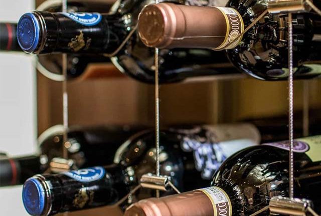 Guardar o Vinho Em Pé ou Deitado?