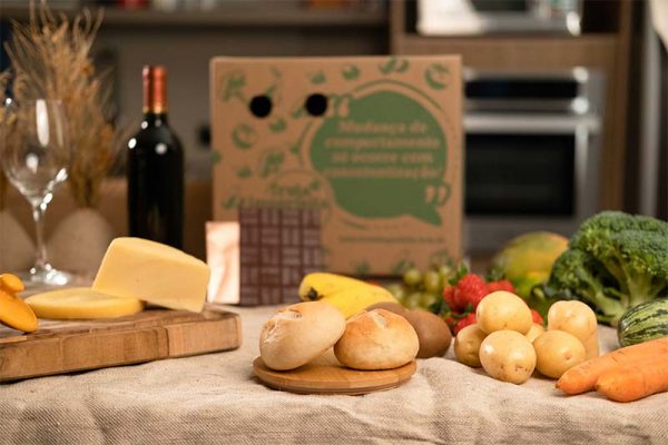Chef Aprendiz e Fruta Imperfeita lançam kit Fondue para o Dia dos Namorados