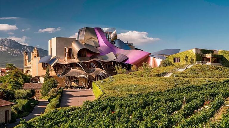 Marqués de Riscal é eleita a melhor vinícola do mundo em 2024